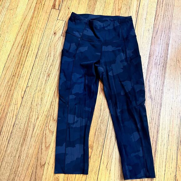 Lululemon Leggings Womens 4 Fast Free Crop II Cut Off Camo Multi Grey - Picture 3 of 8